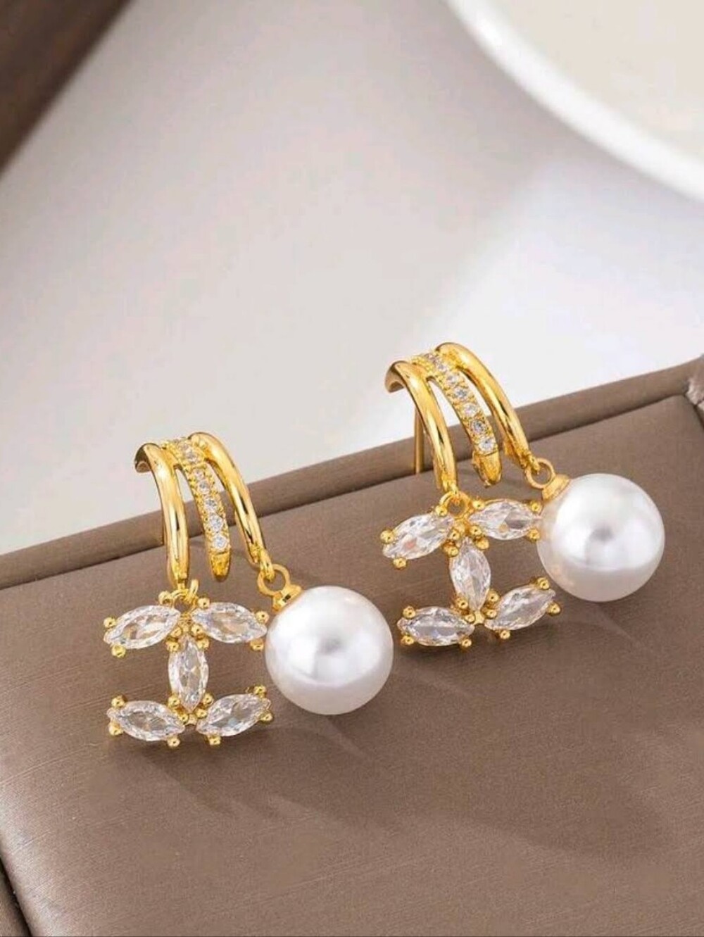 Designer Inspired Earrings - Picture 4 of 6